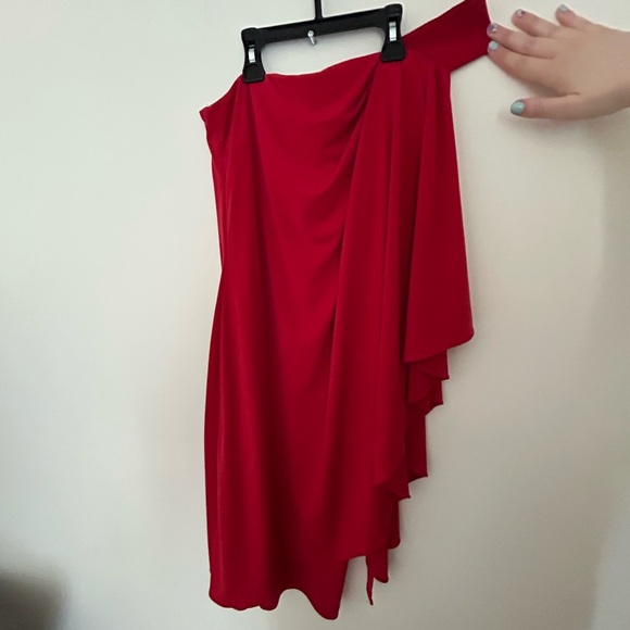 Elegant Red Off-Shoulder Skirt - Picture 2 of 5